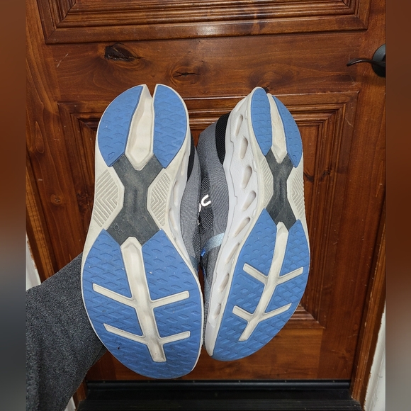 ON Running Cloud Cloudeclipse Running Shoes, Black/Frost Men 12 - Picture 9 of 10